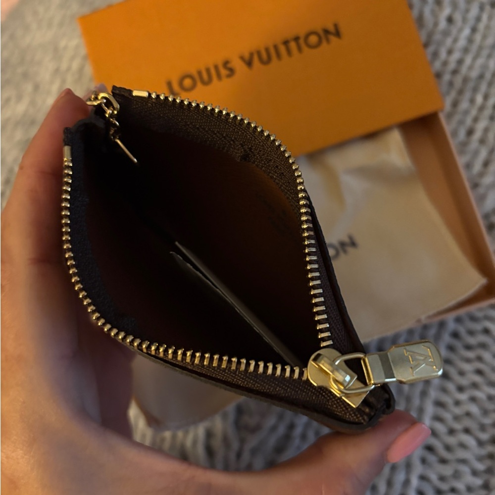 Authentic Louis Vuitton Brown Monogram Coin Pouch. New - Picture 4 of 5